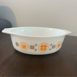 VINTAGE PYREX Town and Country Casserole- 1.5 Quart